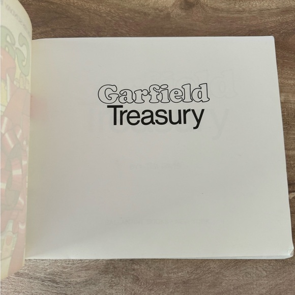 Garfield Series : Garfield Treasury by Jim Davis (1984, Trade Paperback) - Picture 6 of 8